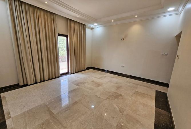 972976 - Property Image 2