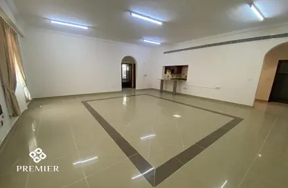شقة - 2 غرف نوم - 2 حمامات للايجار في 28  نجمة - شارع ابن درهم - نجمة - الدوحة