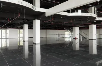 Show Room - Studio for rent in The Commercial Avenue - Umm Al Seneem - Doha