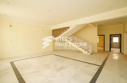 Empty Room image for: Villa - 7 Bedrooms for sale in Zekreet Street - Al Kharaitiyat - Umm Salal Mohammed, Image 1