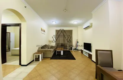 Apartment - 2 Bedrooms - 2 Bathrooms for rent in Musheireb - Doha