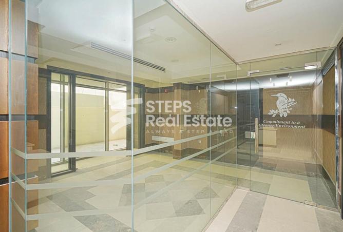 984555 - Property Image 2