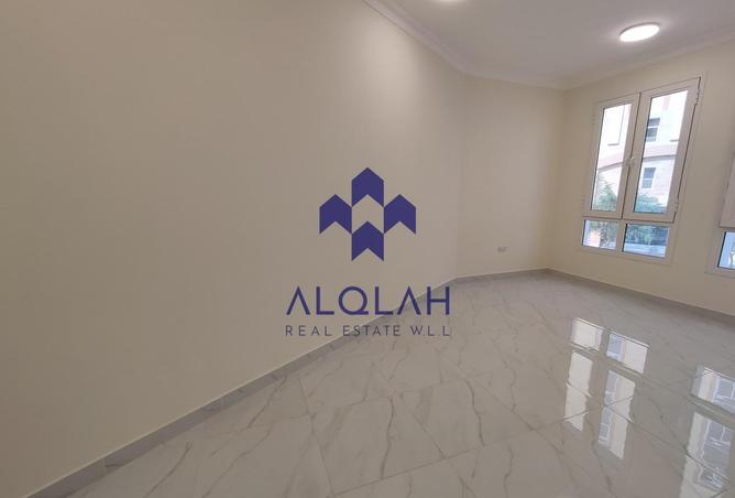 992611 - Property Image 2