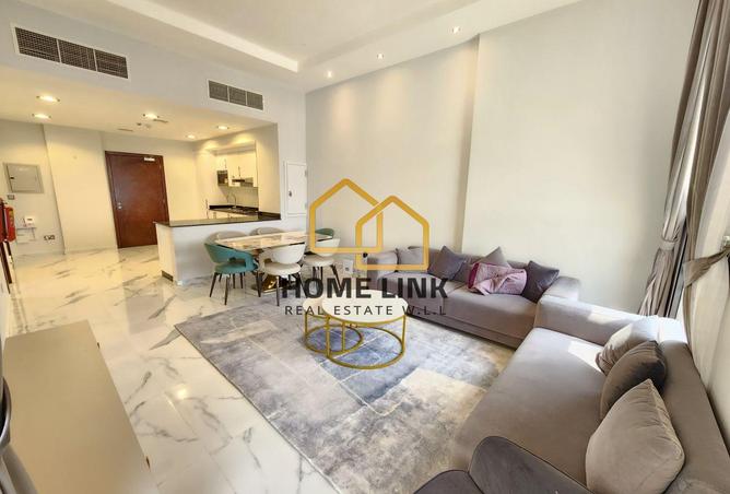 911406 - Property Image 2