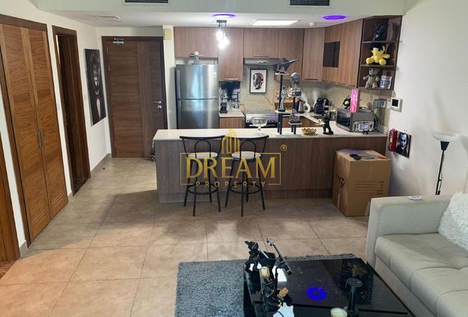 931745 - Property Image 2