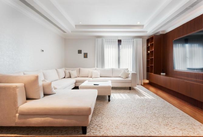 979205 - Property Image 2