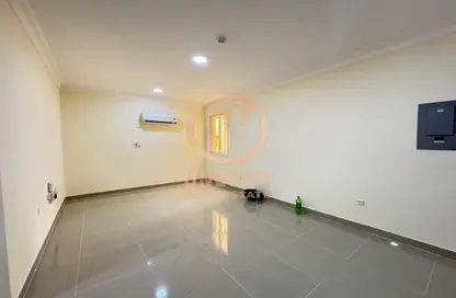 Apartment - 2 Bedrooms - 2 Bathrooms for rent in Madinat Khalifa Building 58 - Madinat Khalifa South - Madinat Khalifa - Doha