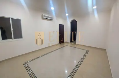 Compound - 4 Bedrooms - 4 Bathrooms for rent in Souk Al gharaffa - Al Gharrafa - Doha
