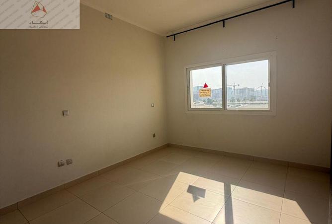 990482 - Property Image 2