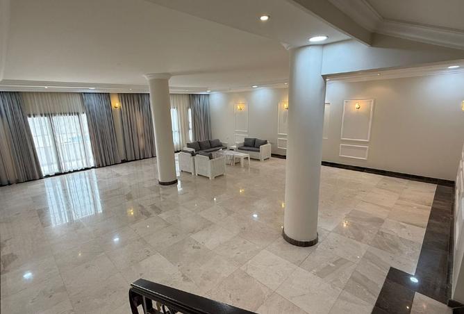 915796 - Property Main Image