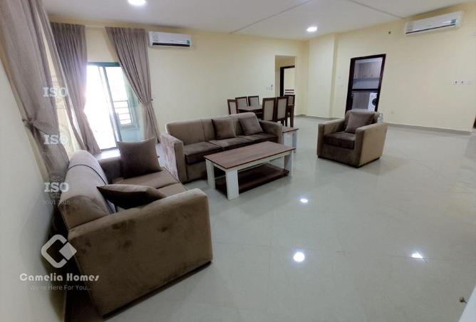 956852 - Property Image 2