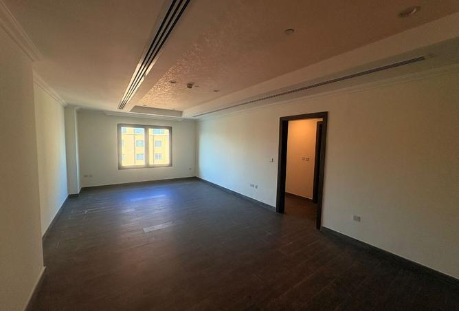 1002392 - Property Image 3