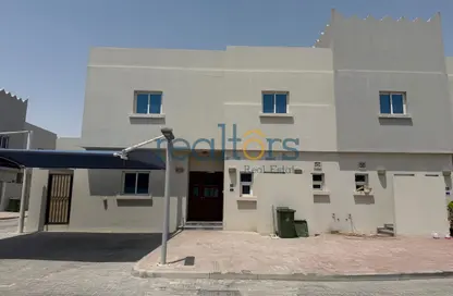 مجمع سكني - 4 غرف نوم - 5 حمامات للايجار في شارع وادي الشاهينيا - عين خالد - الدوحة