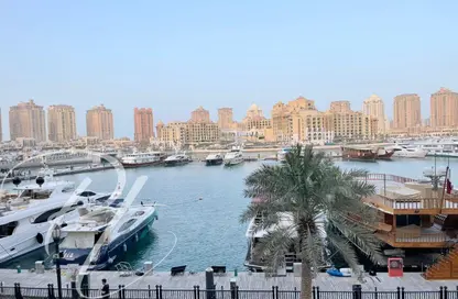 تاون هاوس - غرفة نوم - 2 حمامات للايجار في منازل تاون هاوس - بورتو أرابيا - جزيرة اللؤلؤة - الدوحة
