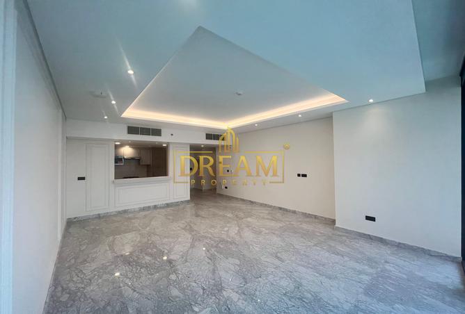 912739 - Property Image 3
