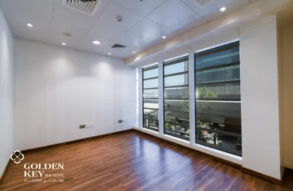 Empty Room image for: Office Space - Studio - 2 Bathrooms for rent in Marina District - Lusail, Image 1