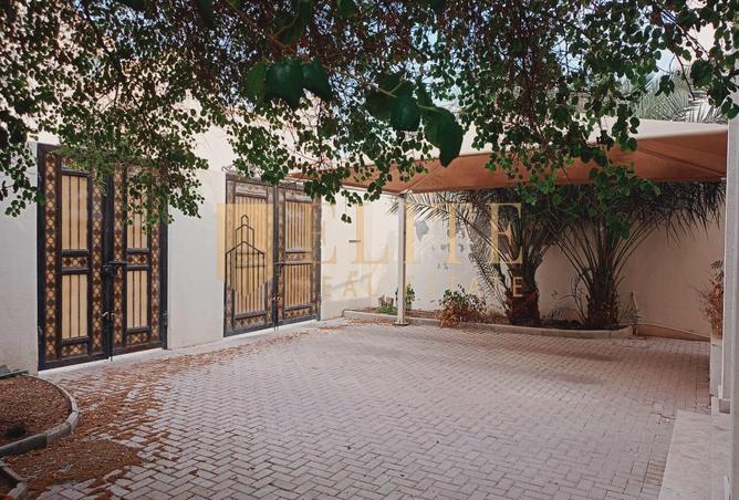 981837 - Property Image 2