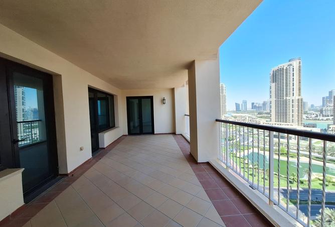 983387 - Property Image 3