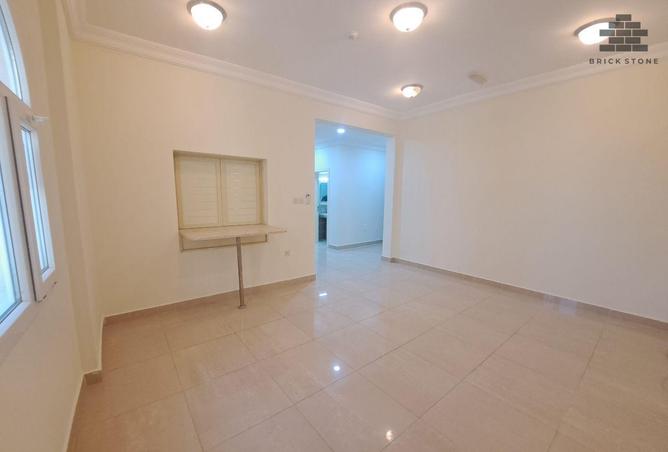 940510 - Property Image 2
