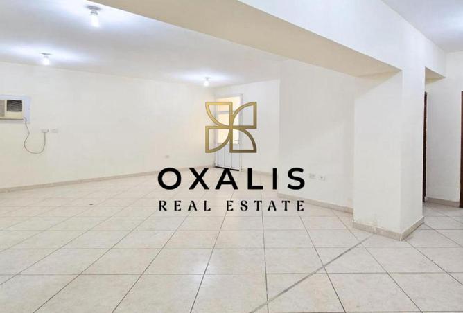 999611 - Property Image 2