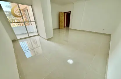 Apartment - 2 Bedrooms - 1 Bathroom for rent in Al Sadd Road - Al Sadd - Doha