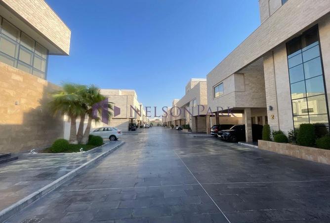 908553 - Property Image 3