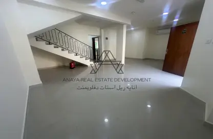 فيلا - 6 غرف نوم - 5 حمامات للايجار في أبو هامور - الدوحة
