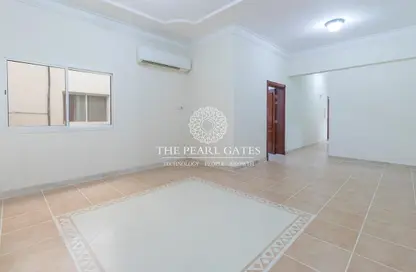 شقة - 2 غرف نوم - 2 حمامات للايجار في شقق مساكن المطار القديم - طريق المطار القديم - الدوحة