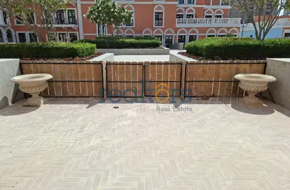 Apartment - 2 Bedrooms - 3 Bathrooms for rent in Teatro - Qanat Quartier - The Pearl Island - Doha