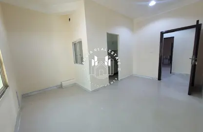 Villa - 1 Bedroom - 1 Bathroom for rent in Umm Al Seneem Street - Ain Khaled - Doha