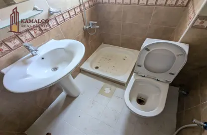 Apartment - 2 Bedrooms - 2 Bathrooms for rent in Muntazah 7 - Al Muntazah - Doha