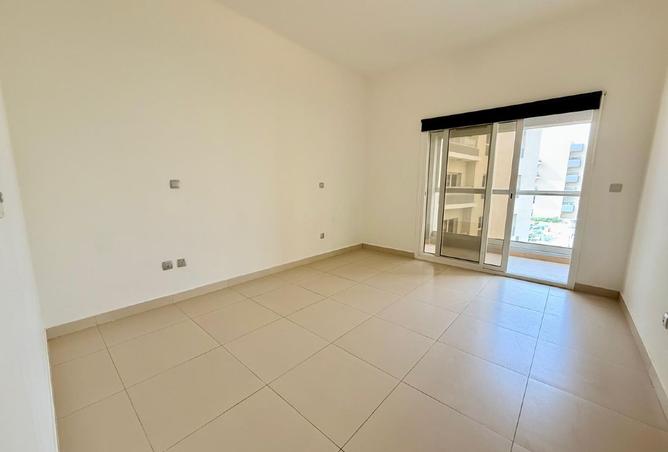985857 - Property Image 3