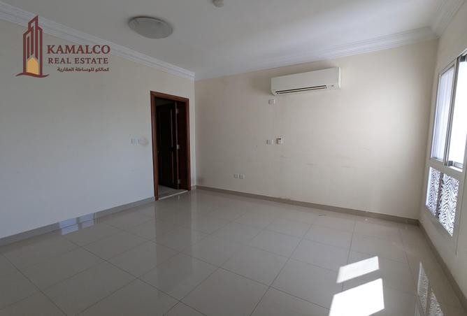 954056 - Property Image 2