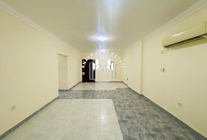 902090 - Property Image 2