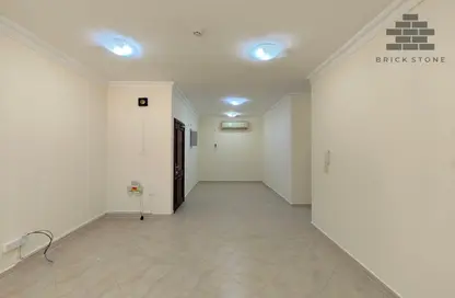 Apartment - 3 Bedrooms - 2 Bathrooms for rent in Muntazah 7 - Al Muntazah - Doha
