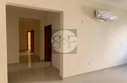 شقة - 2 غرف نوم - 2 حمامات للايجار في شقق مساكن المطار القديم - طريق المطار القديم - الدوحة