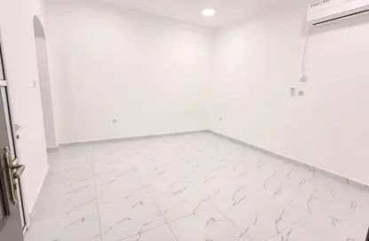 شقة - 1 حمام للايجار في جنوب مويثر - منطقة مويثر - الدوحة