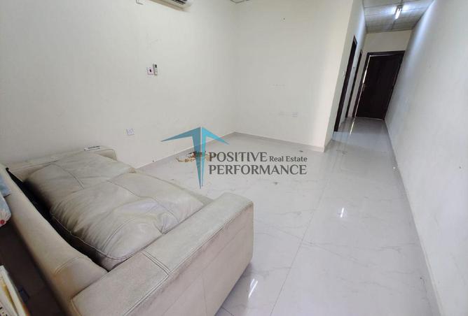 1003925 - Property Image 2