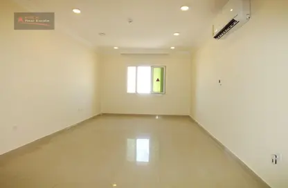 Empty Room image for: Apartment - 2 Bedrooms - 2 Bathrooms for rent in Al Numan Street - Al Aziziyah - Doha, Image 1