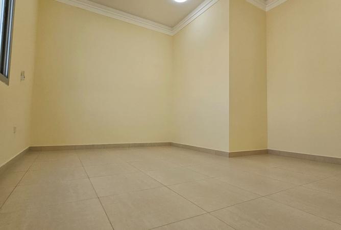 932663 - Property Image 2