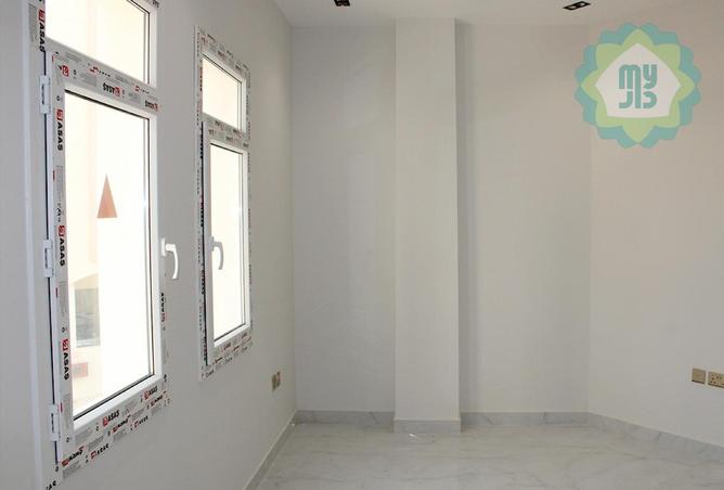 945889 - Property Image 2