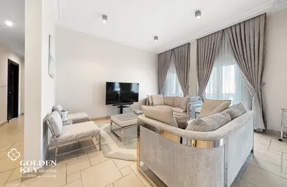 Apartment - 3 Bedrooms - 4 Bathrooms for rent in Carnaval - Qanat Quartier - The Pearl Island - Doha