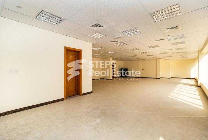 956079 - Property Image 3