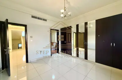 مجمع سكني - 5 غرف نوم - 7 حمامات للايجار في المسيلة - المسيلة - الدوحة