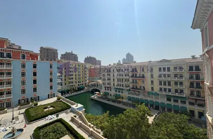 Apartment - 2 Bedrooms - 3 Bathrooms for rent in Carnaval - Qanat Quartier - The Pearl Island - Doha