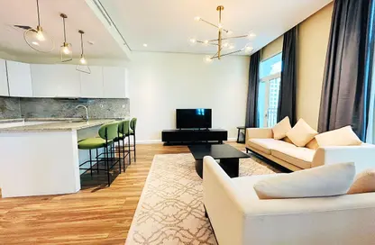 Apartment - 2 Bedrooms - 3 Bathrooms for rent in Floresta Gardens - Floresta Gardens - The Pearl Island - Doha