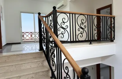 فيلا - 4 غرف نوم - 5 حمامات للايجار في أم قرن - الضعاين