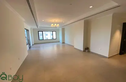 Apartment - 1 Bedroom - 2 Bathrooms for sale in Tower 4 - Porto Arabia - The Pearl Island - Doha