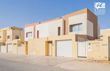 Villa - 4 Bedrooms - 4 Bathrooms for rent in Umm Al Seneem Street - Ain Khaled - Doha