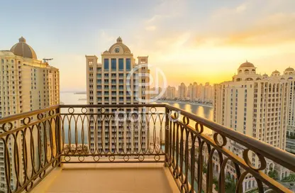 Apartment - 2 Bedrooms - 4 Bathrooms for rent in The Garden - Floresta Gardens - The Pearl Island - Doha Apartment - 2 Bedrooms - 4 Bathrooms for rent in The Garden - Floresta Gardens - The Pearl Island - Doha